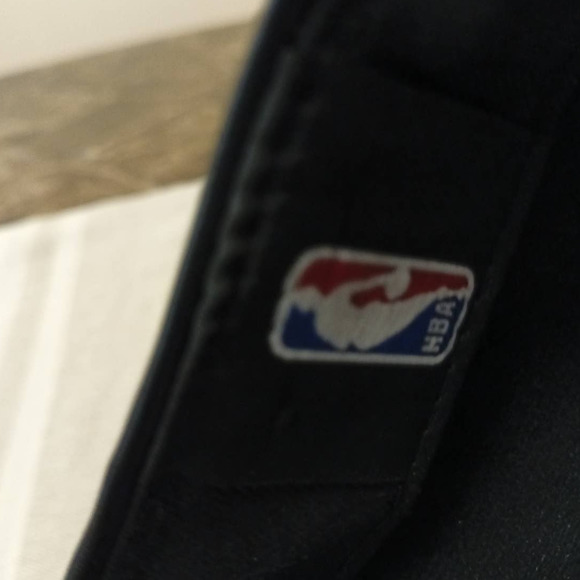 NBA Miami Heat New Era Men's Faux Leather 59FIFTY Fitted Cap 7 3/8 - Picture 9 of 9